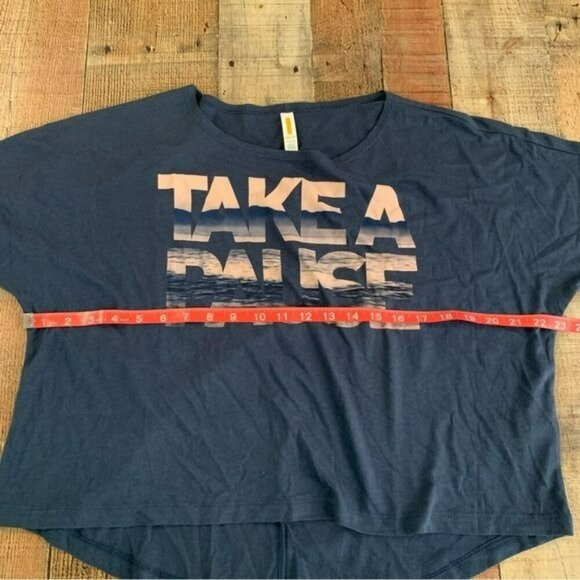 Lucy womens size xs oversized blue short sleeve graphic tshirt boxy tee high low - Picture 2 of 8